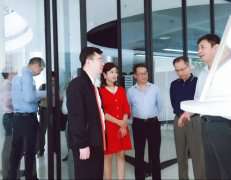 广东省工业和信息化局莅临开云·官方站在线入口-开云(中国)调研制造业创新中心建设情况 